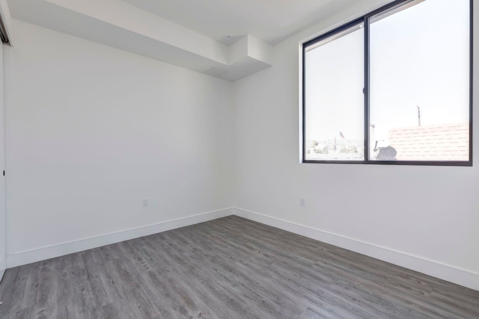 1025 Wilcox Avenue 41 of 51