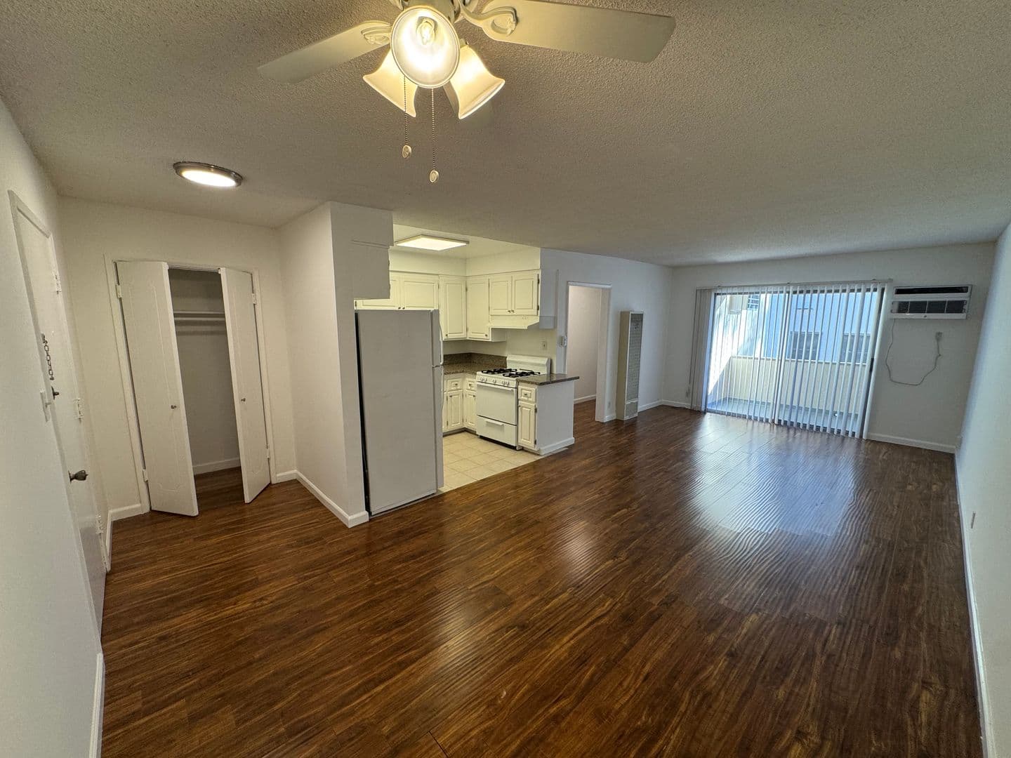 617 North Orange Drive LP 7 of 25