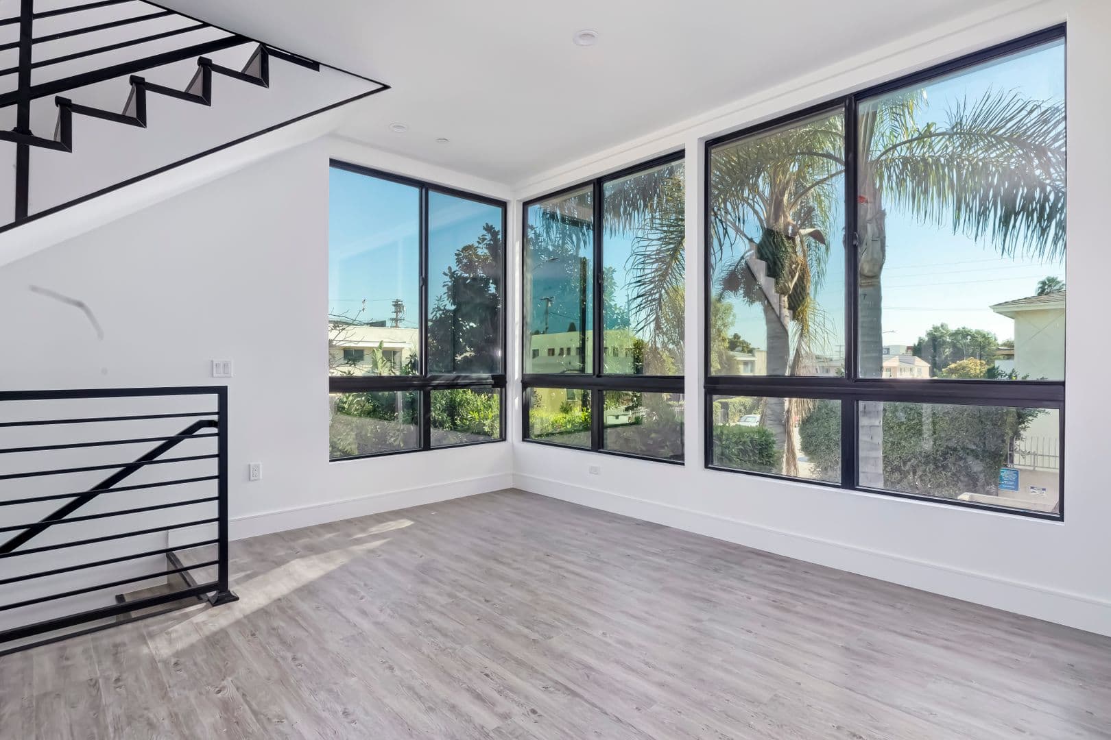 1025 Wilcox Avenue 7 of 51