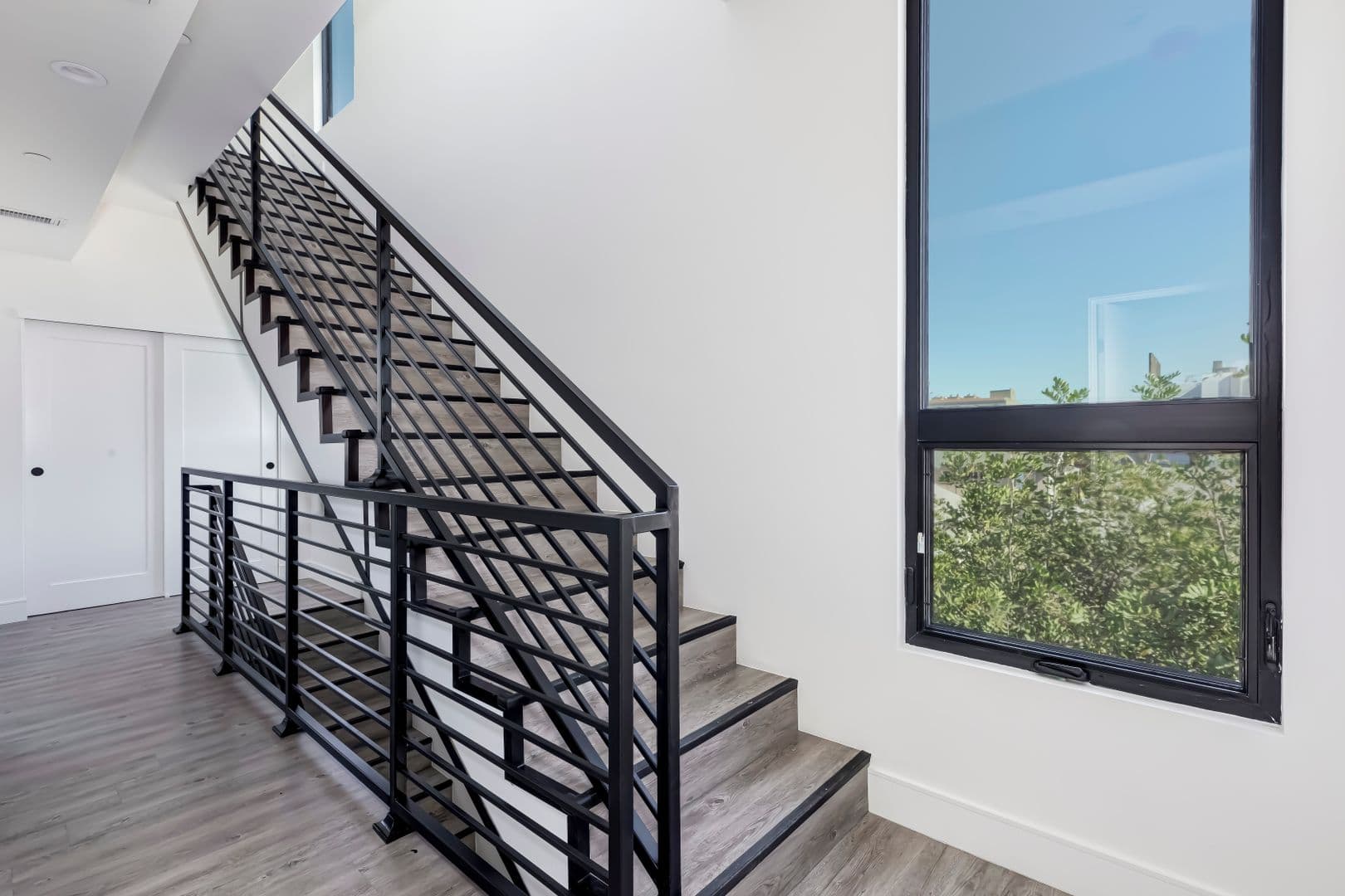 1025 Wilcox Avenue 45 of 51