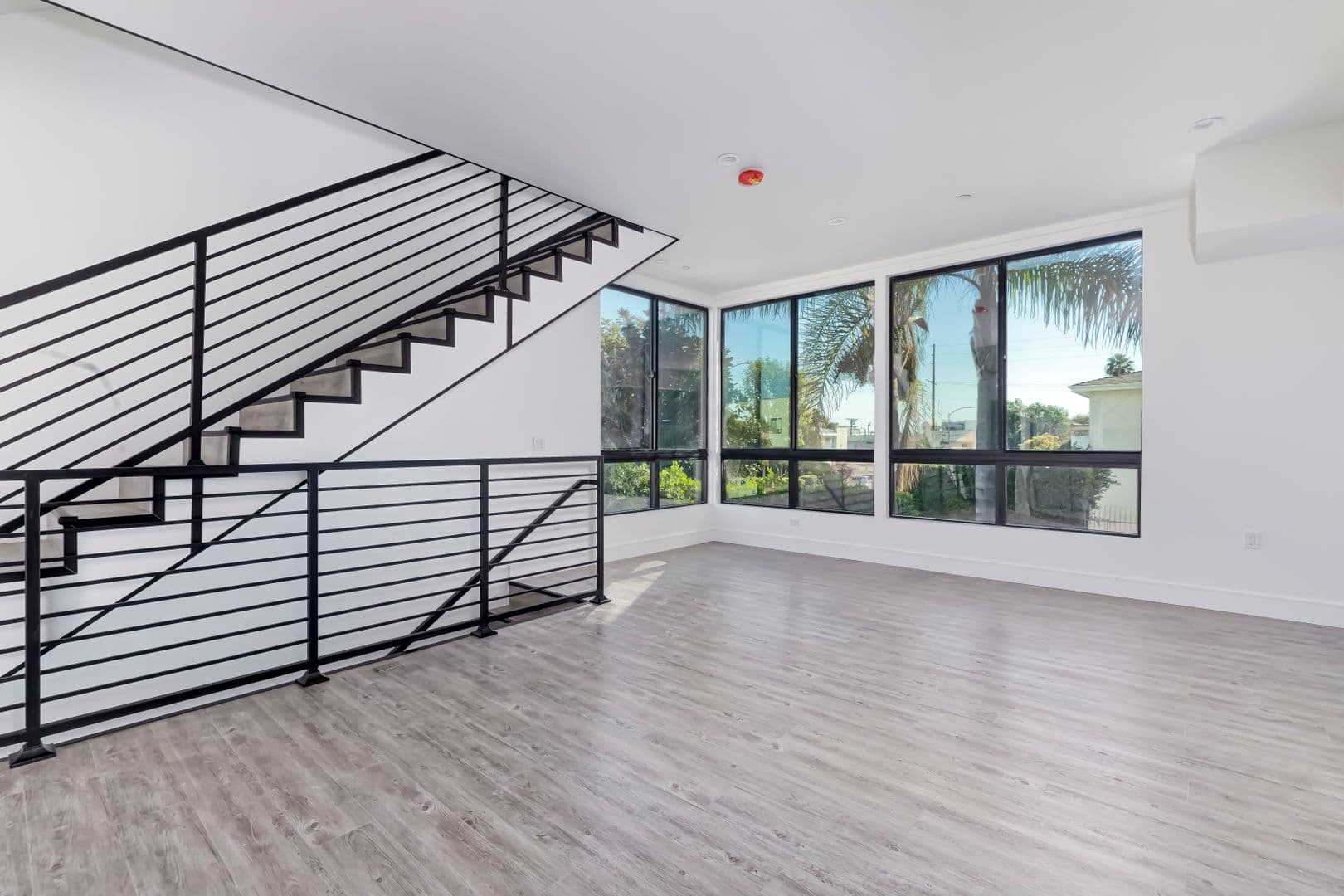1025 Wilcox Avenue 31 of 53