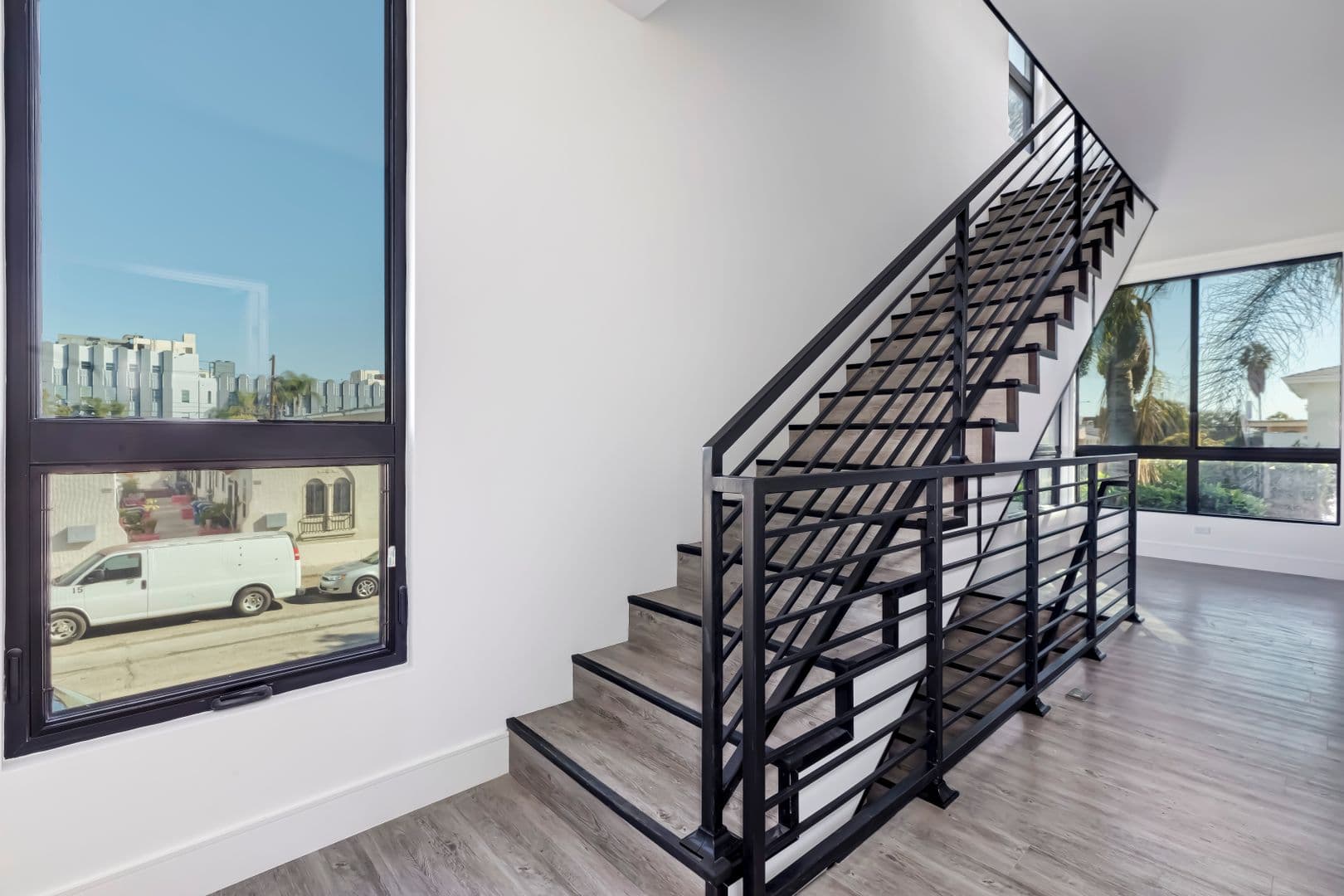 1025 Wilcox Avenue 13 of 51