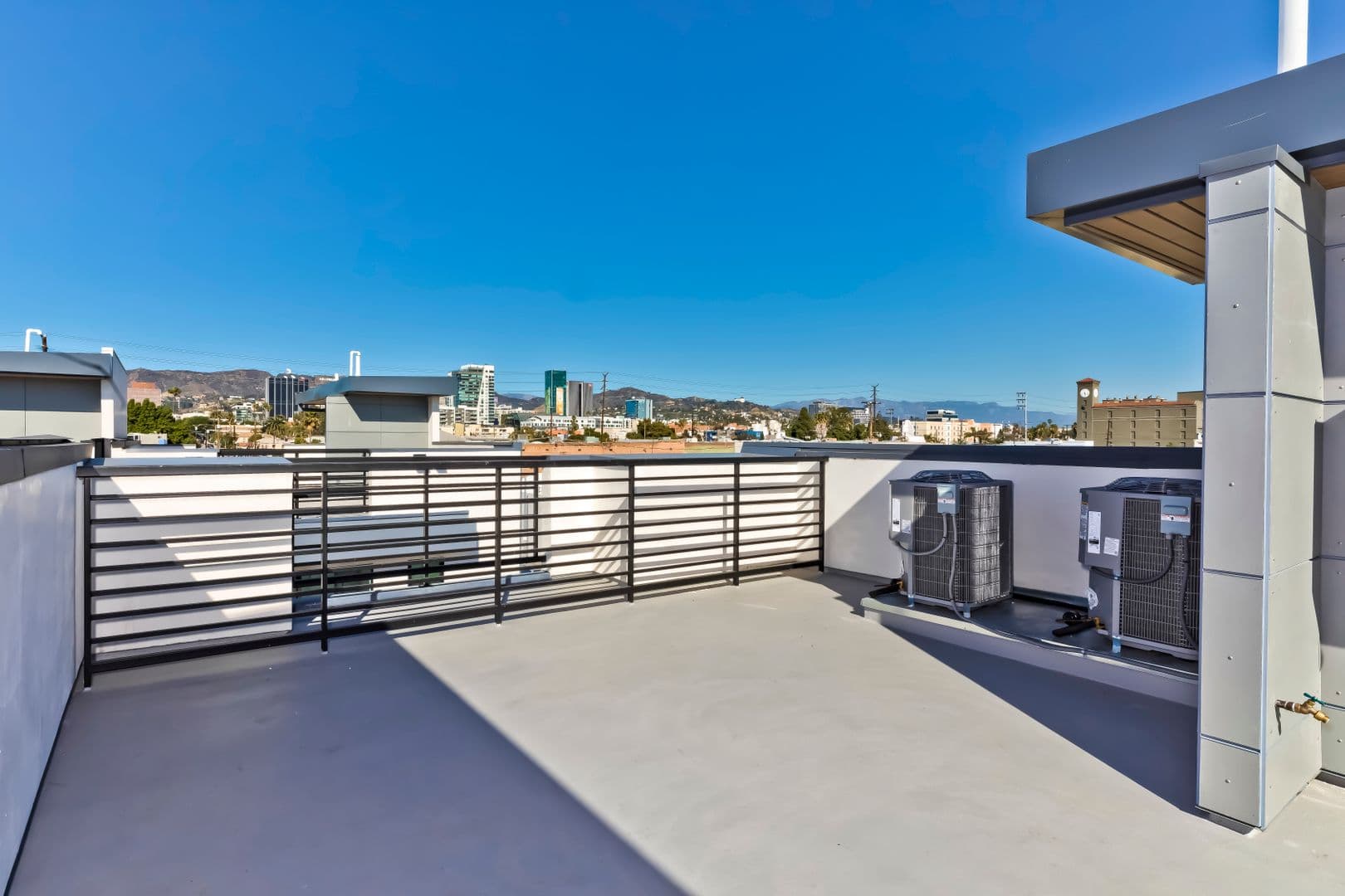 1025 Wilcox Avenue 28 of 51