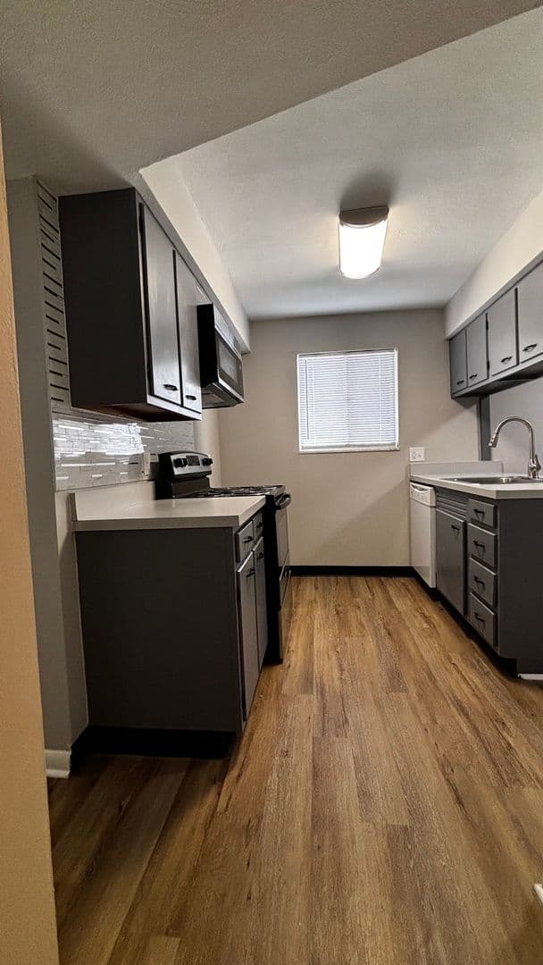 3805 Briar Place 4 of 12