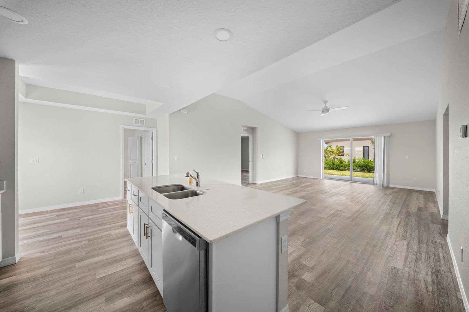 202 NW 25th Pl 6 of 29