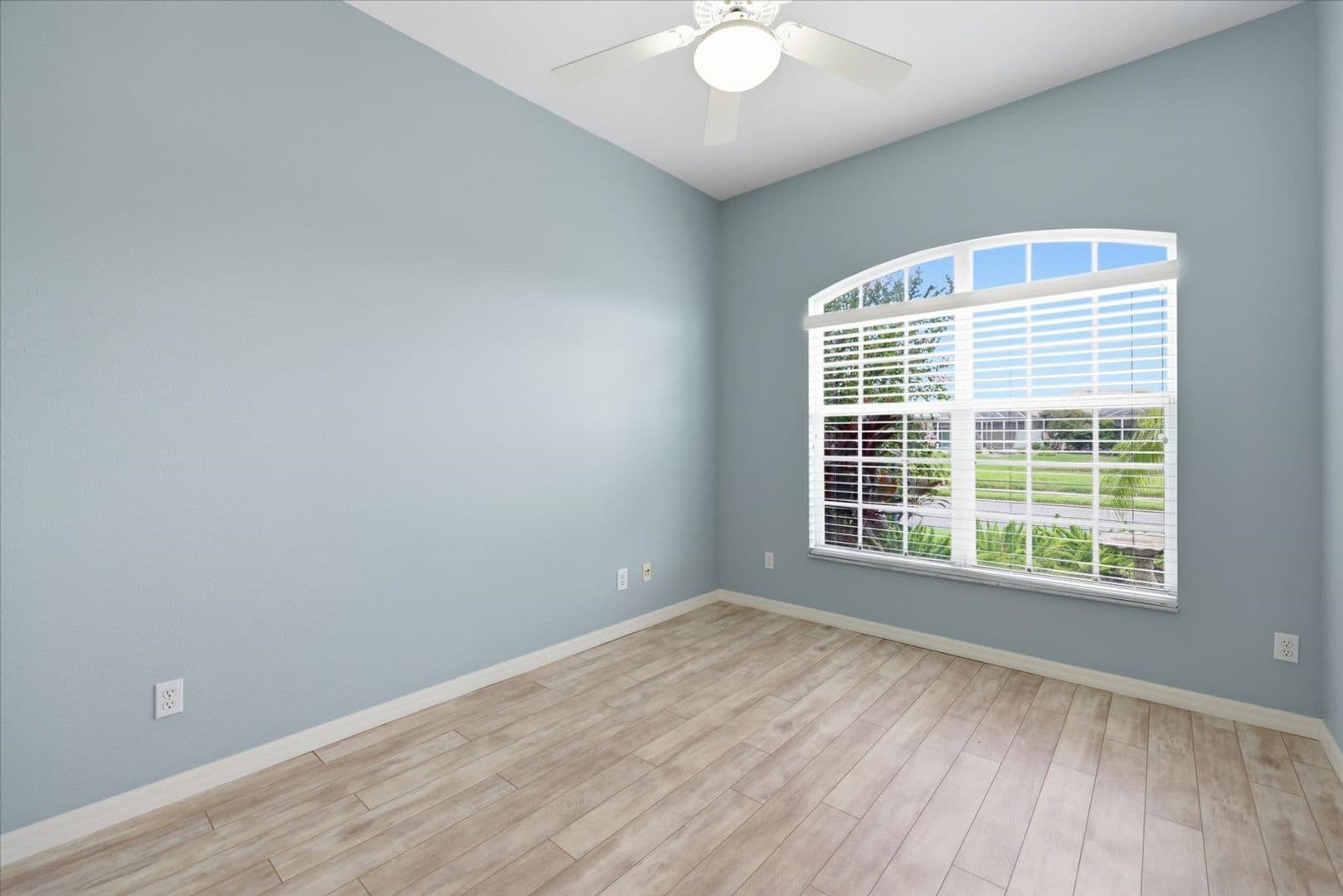 4956 Bridgehampton Blvd 11 of 48