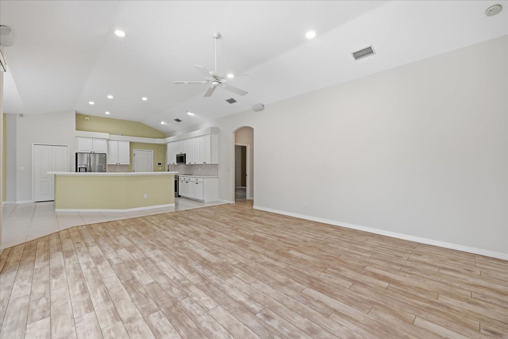 4956 Bridgehampton Blvd 13 of 48