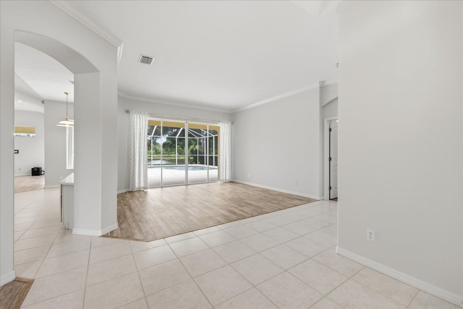 4956 Bridgehampton Blvd 8 of 48