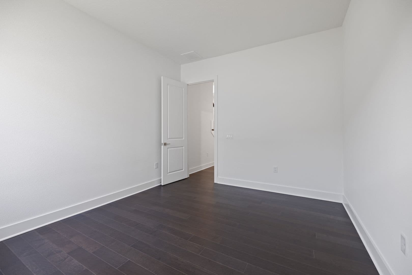 2609 Waterfront Cir 39 of 51