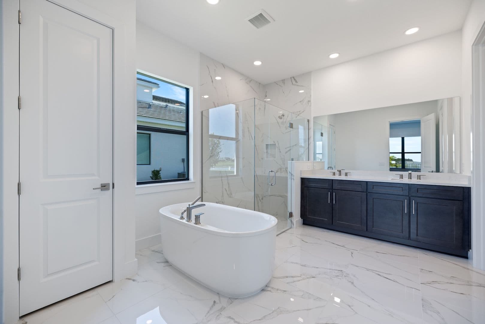 2609 Waterfront Cir 2 of 51