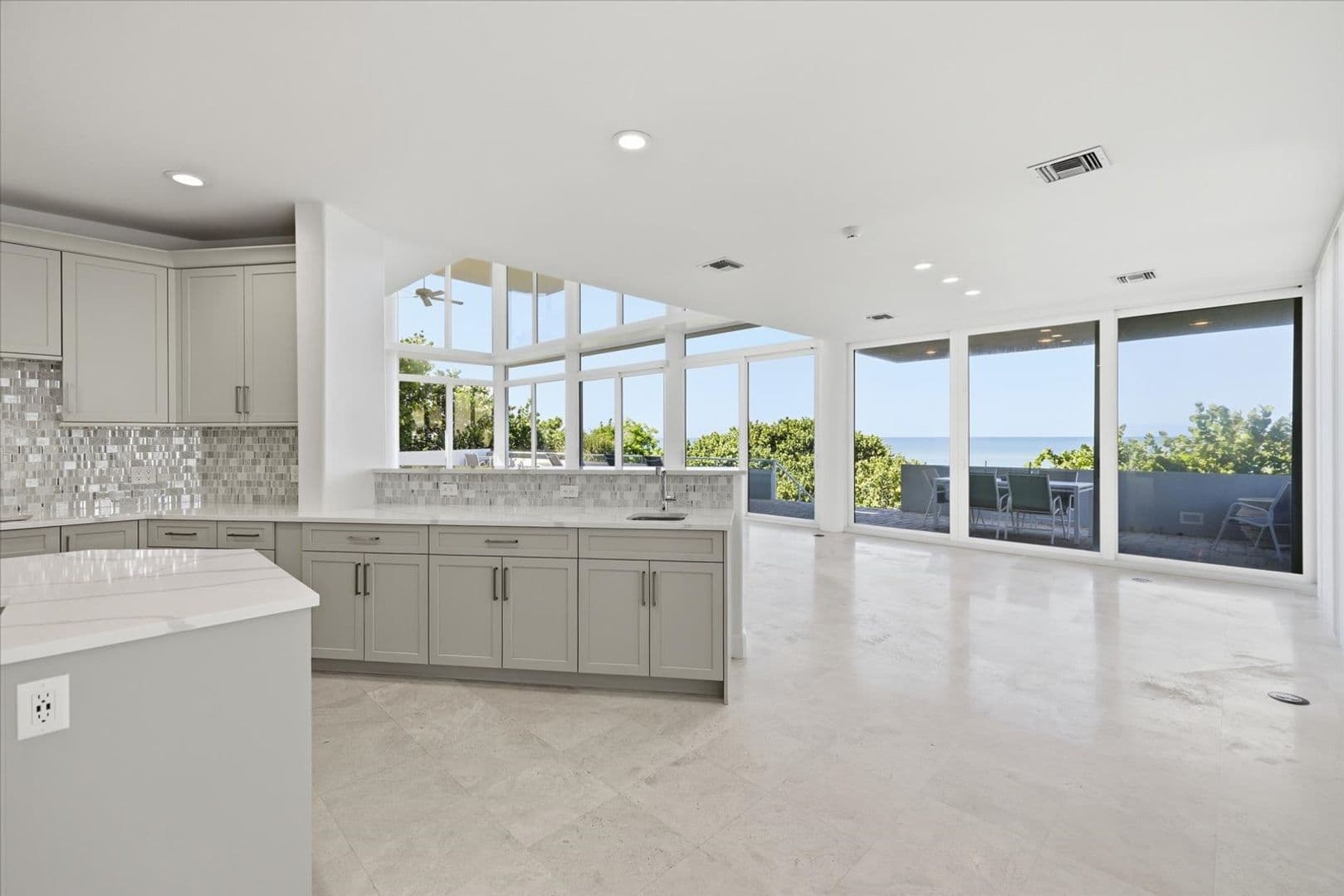 5801 Gulf of Mexico Dr (LO) 17 of 63