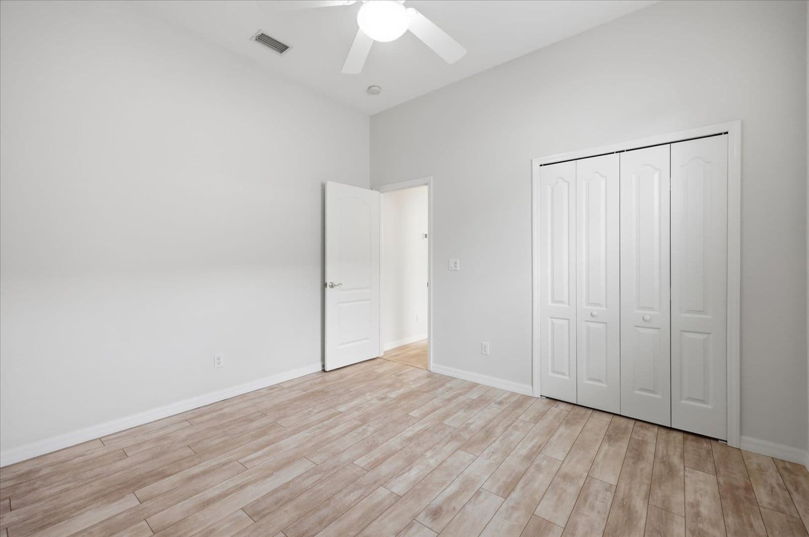 4956 Bridgehampton Blvd 25 of 48