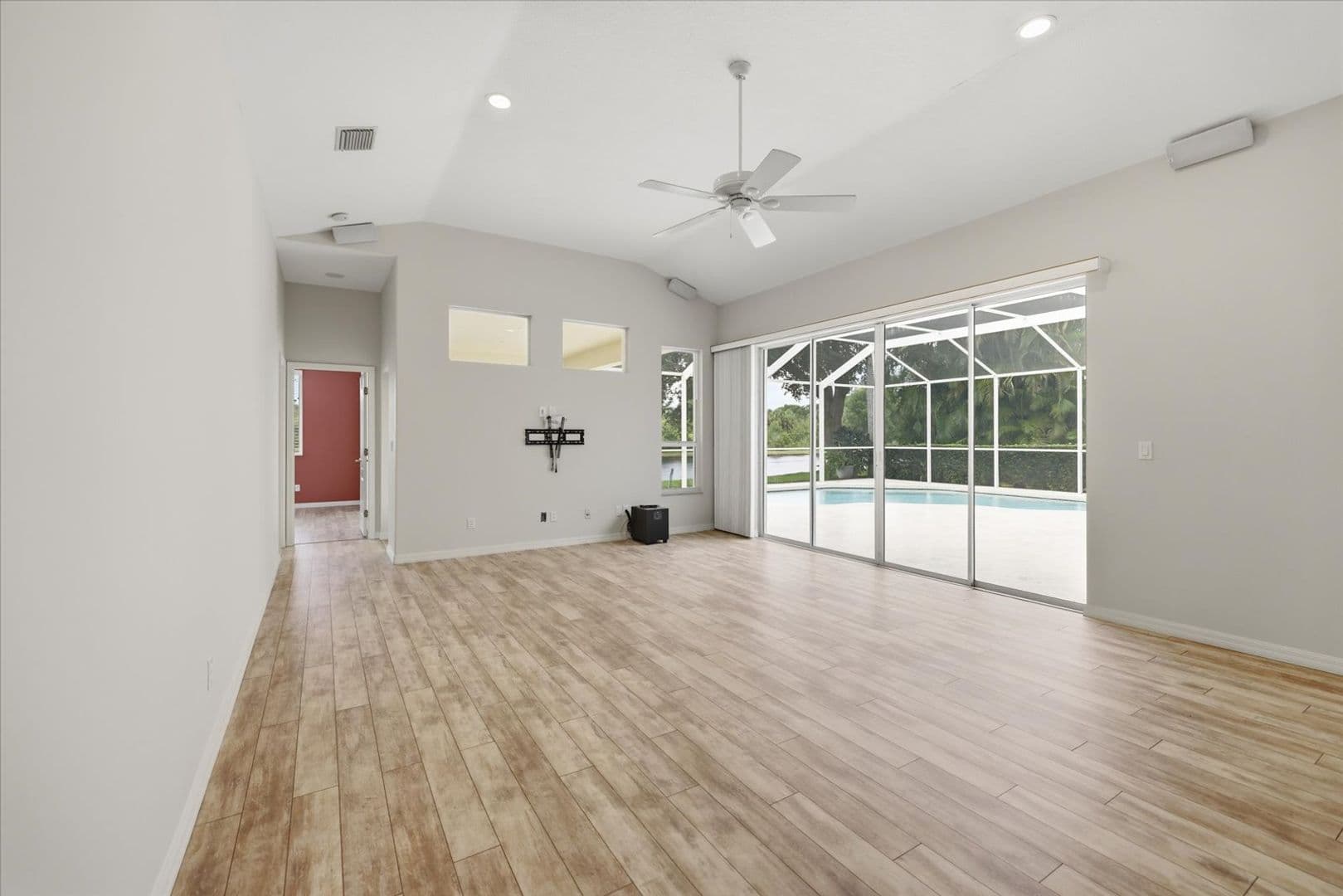 4956 Bridgehampton Blvd 15 of 48