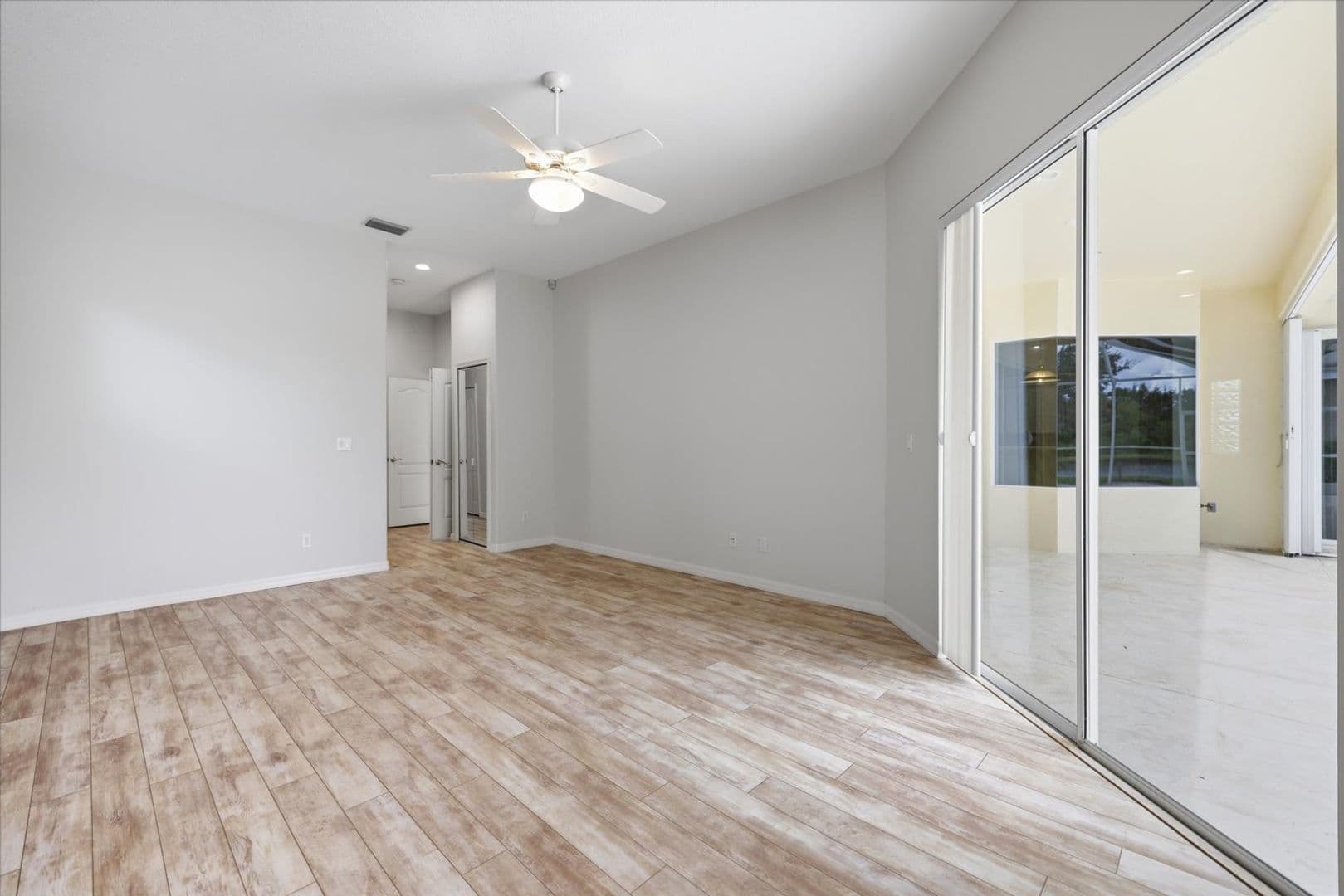 4956 Bridgehampton Blvd 26 of 48