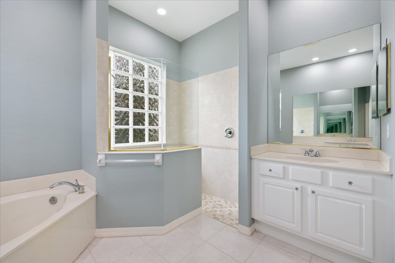 4956 Bridgehampton Blvd 30 of 48