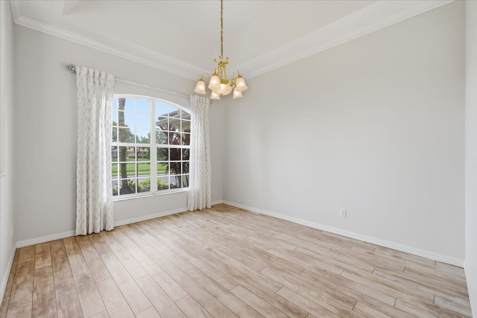 4956 Bridgehampton Blvd 6 of 48