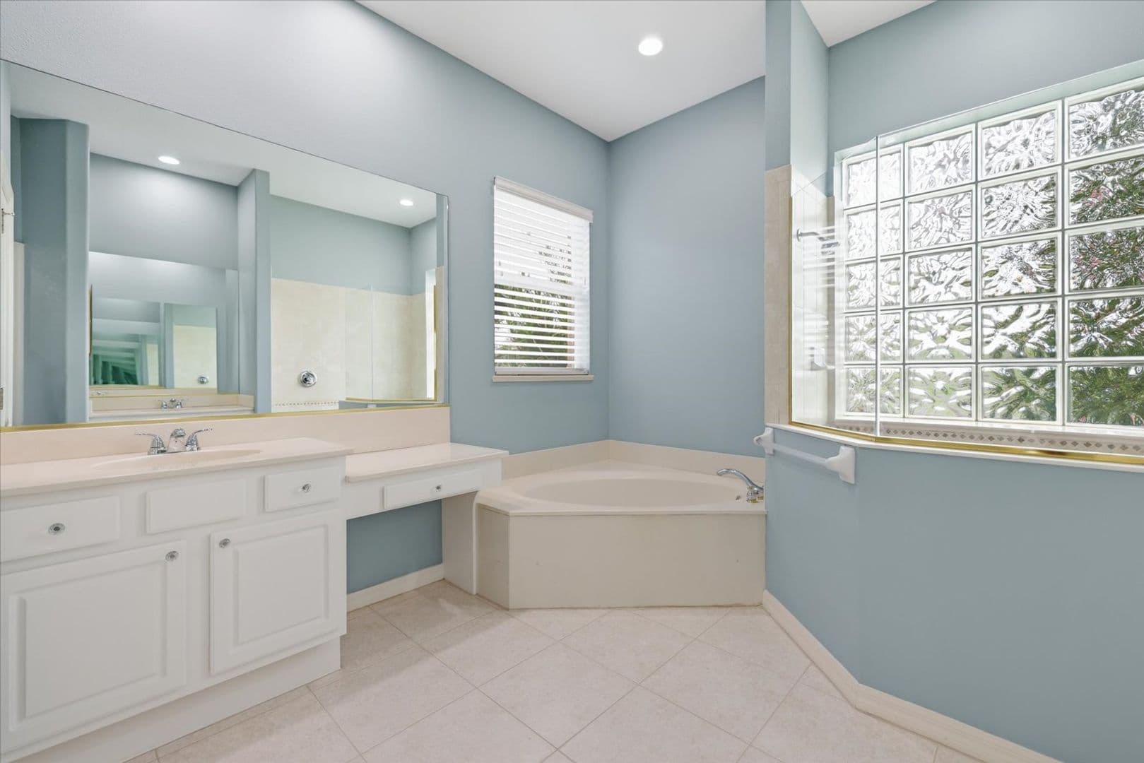 4956 Bridgehampton Blvd 29 of 48