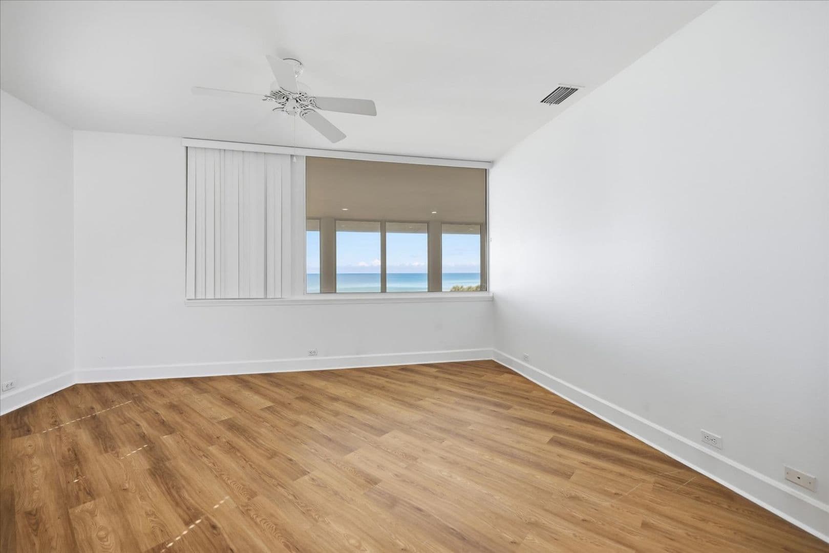 5801 Gulf of Mexico Dr (LO) 22 of 63