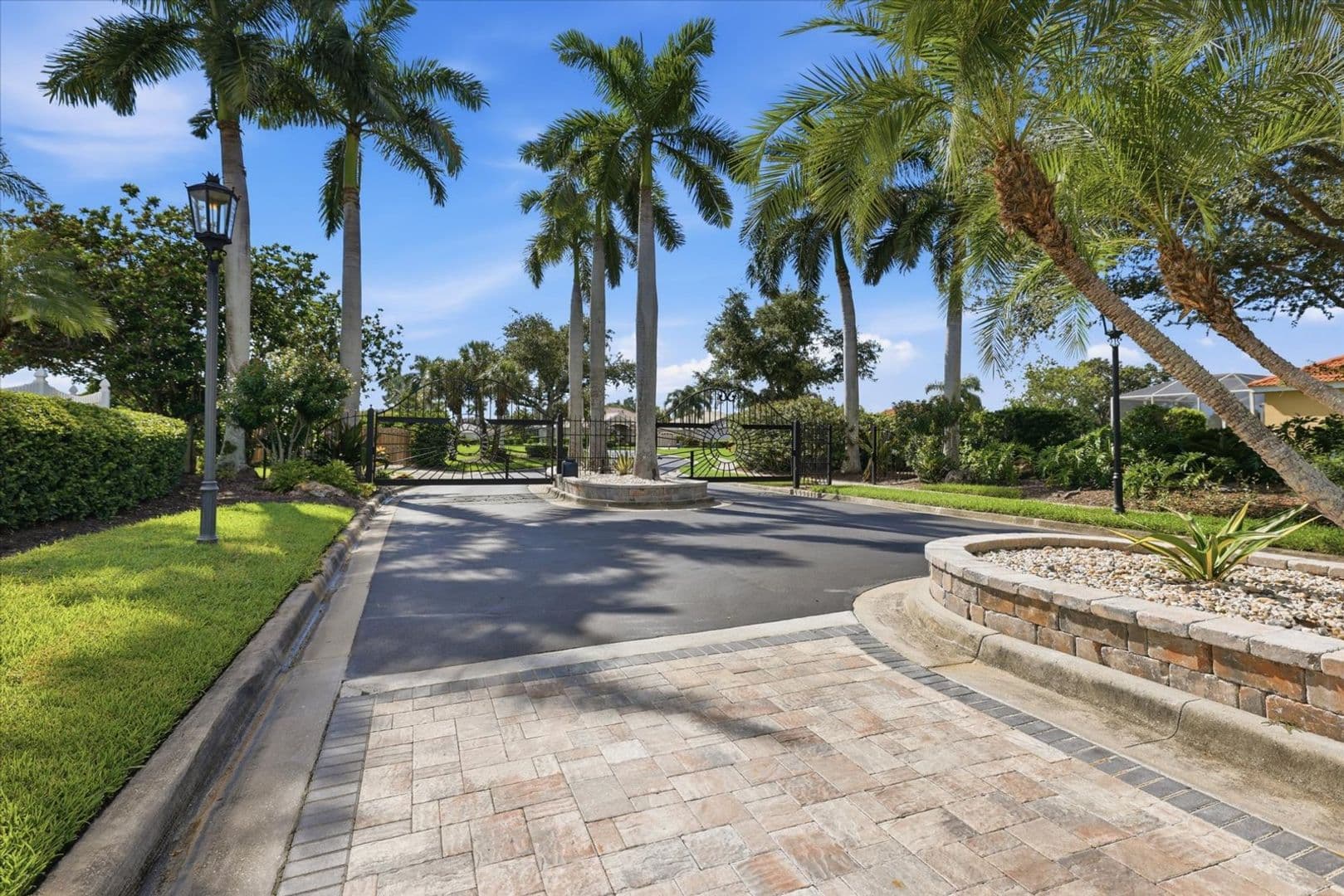 4956 Bridgehampton Blvd 45 of 48