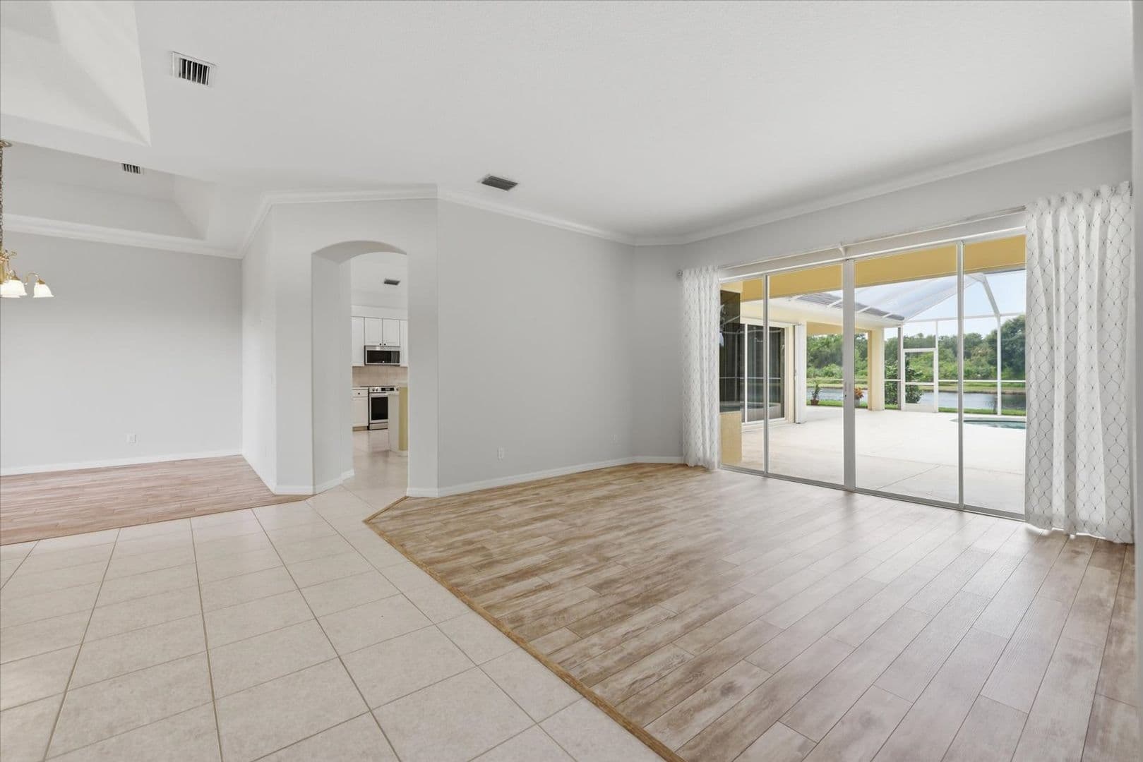 4956 Bridgehampton Blvd 9 of 48