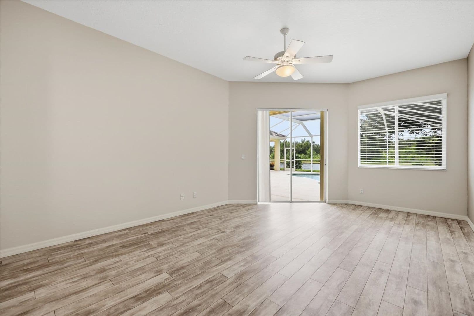 4956 Bridgehampton Blvd 27 of 48