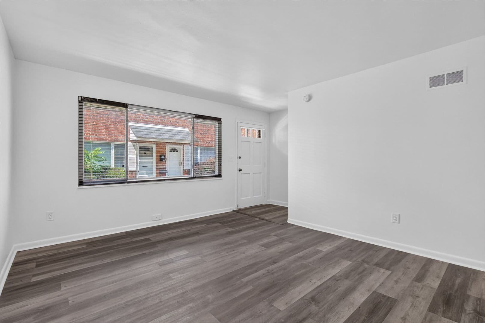 410 MAIN St unit 410-4 5 of 16