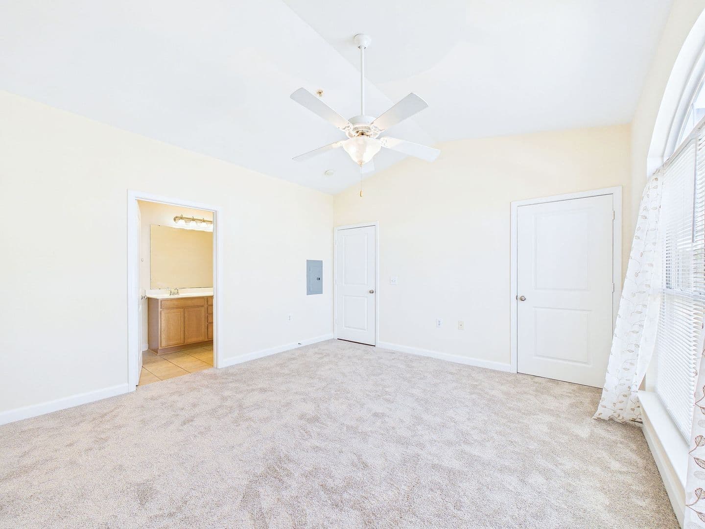 618 Condo Club Drive 21 of 27