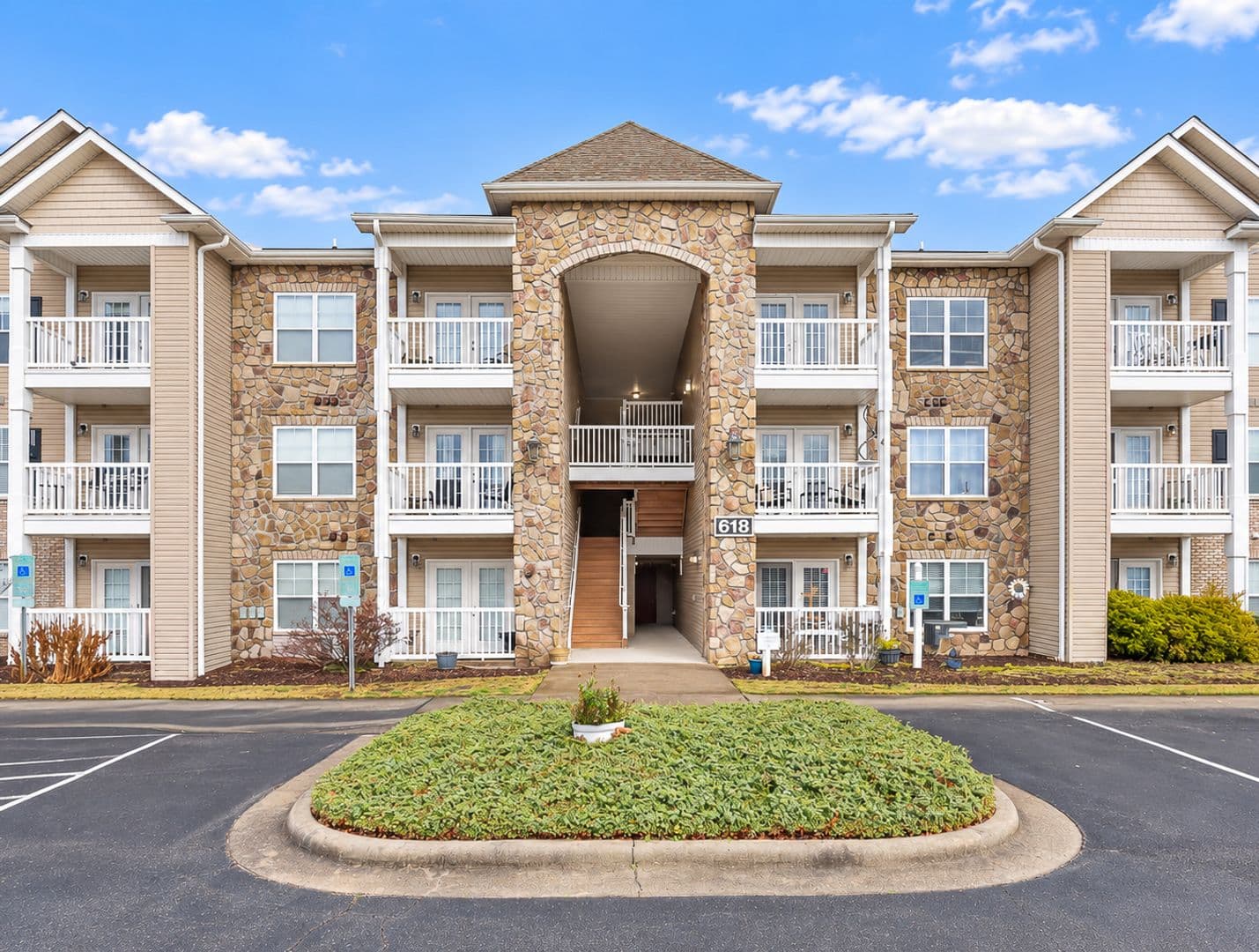 618 Condo Club Drive 1 of 27