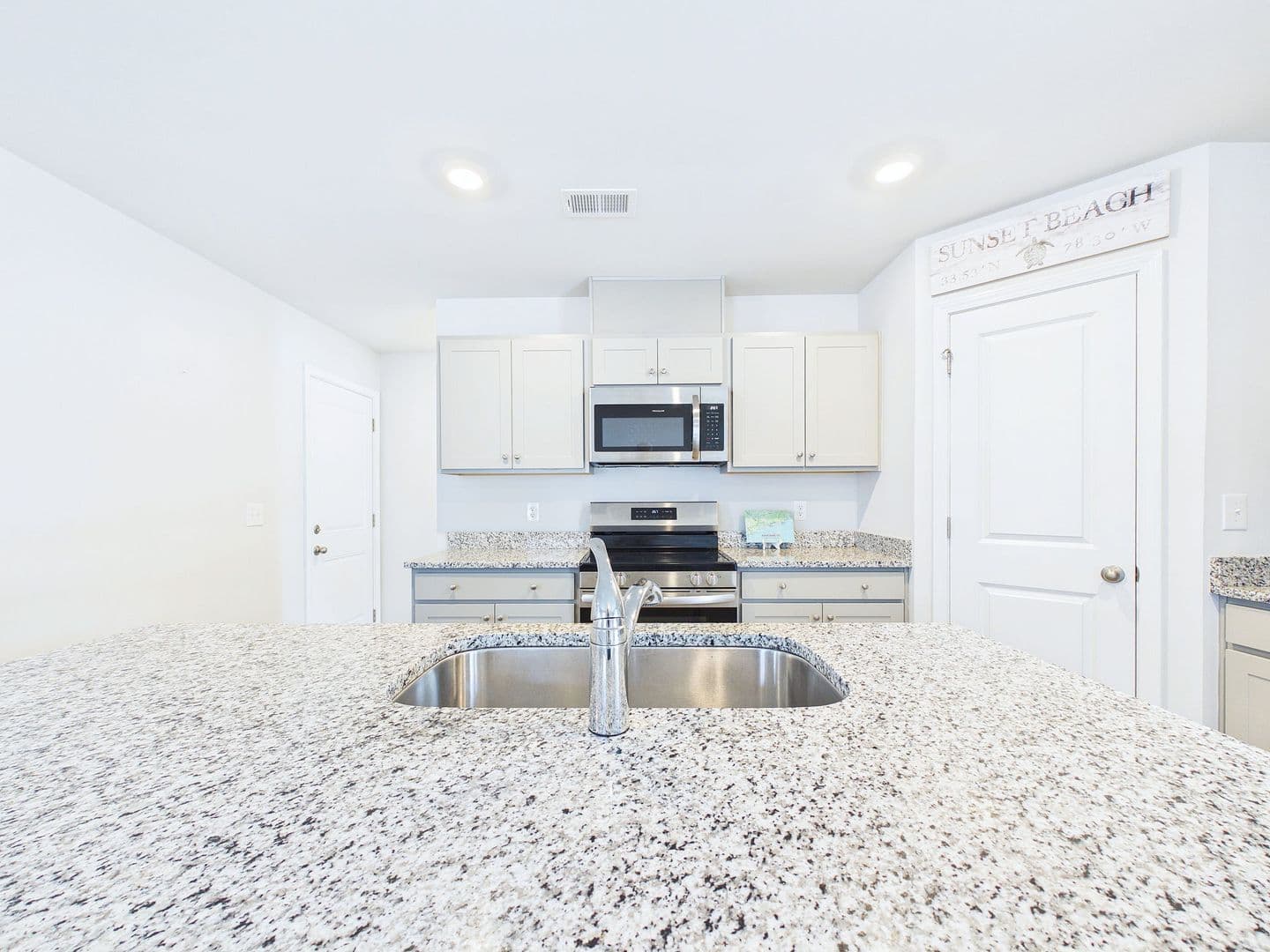 7047 Woodline Drive SW 7 of 34