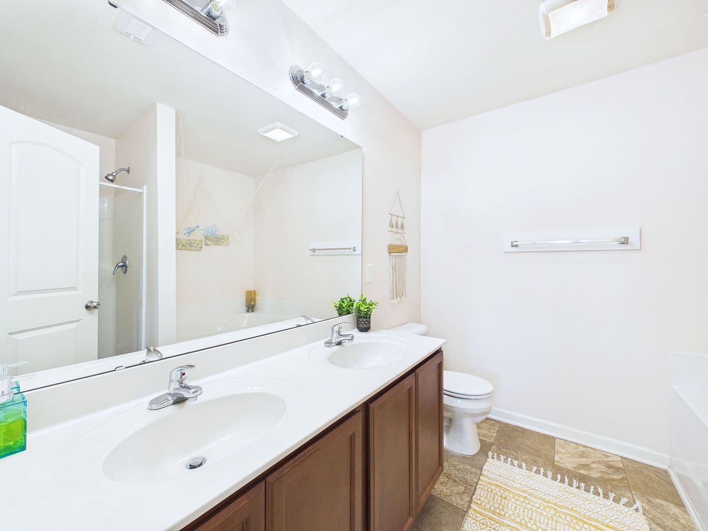 703 Elton Ave 10 of 19
