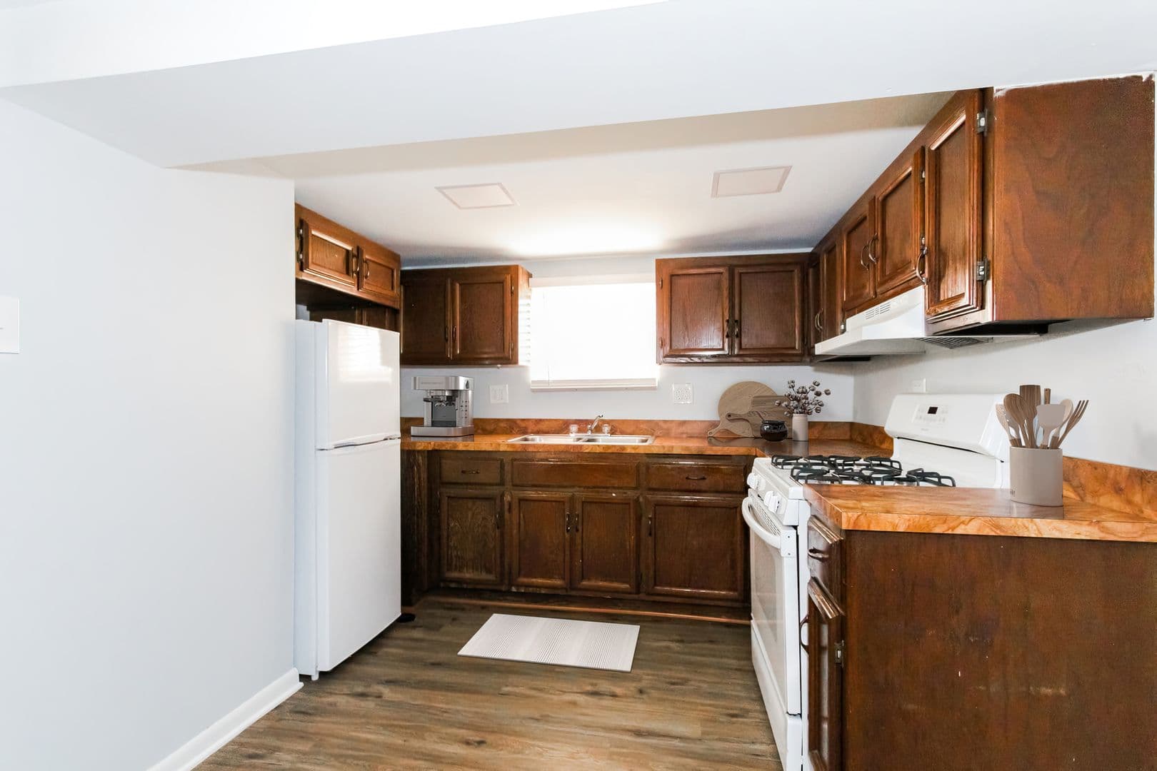 4429 N Neenah Ave 25 of 30