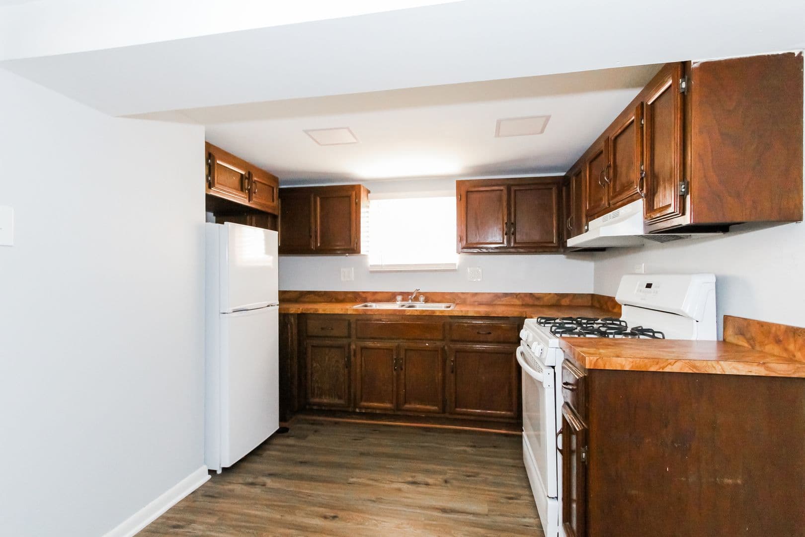 4429 N Neenah Ave 24 of 30