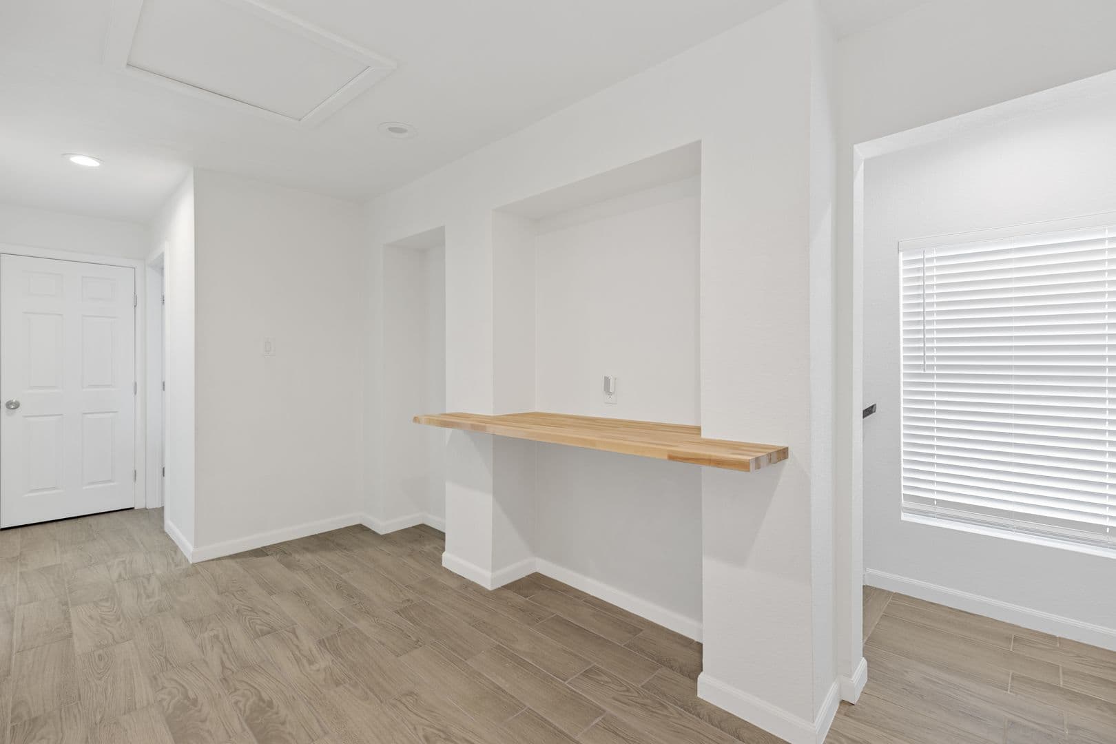 Updated 3 Bed / 2 Bath Two-Level Home with Granite Counters and Fenced Yard in Dallas 16 of 24