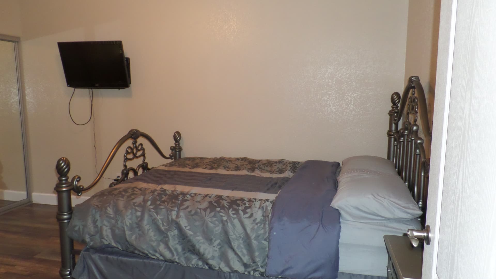 211 Moser Ave Unit R6,- SEASONAL RENTAL 12 of 30