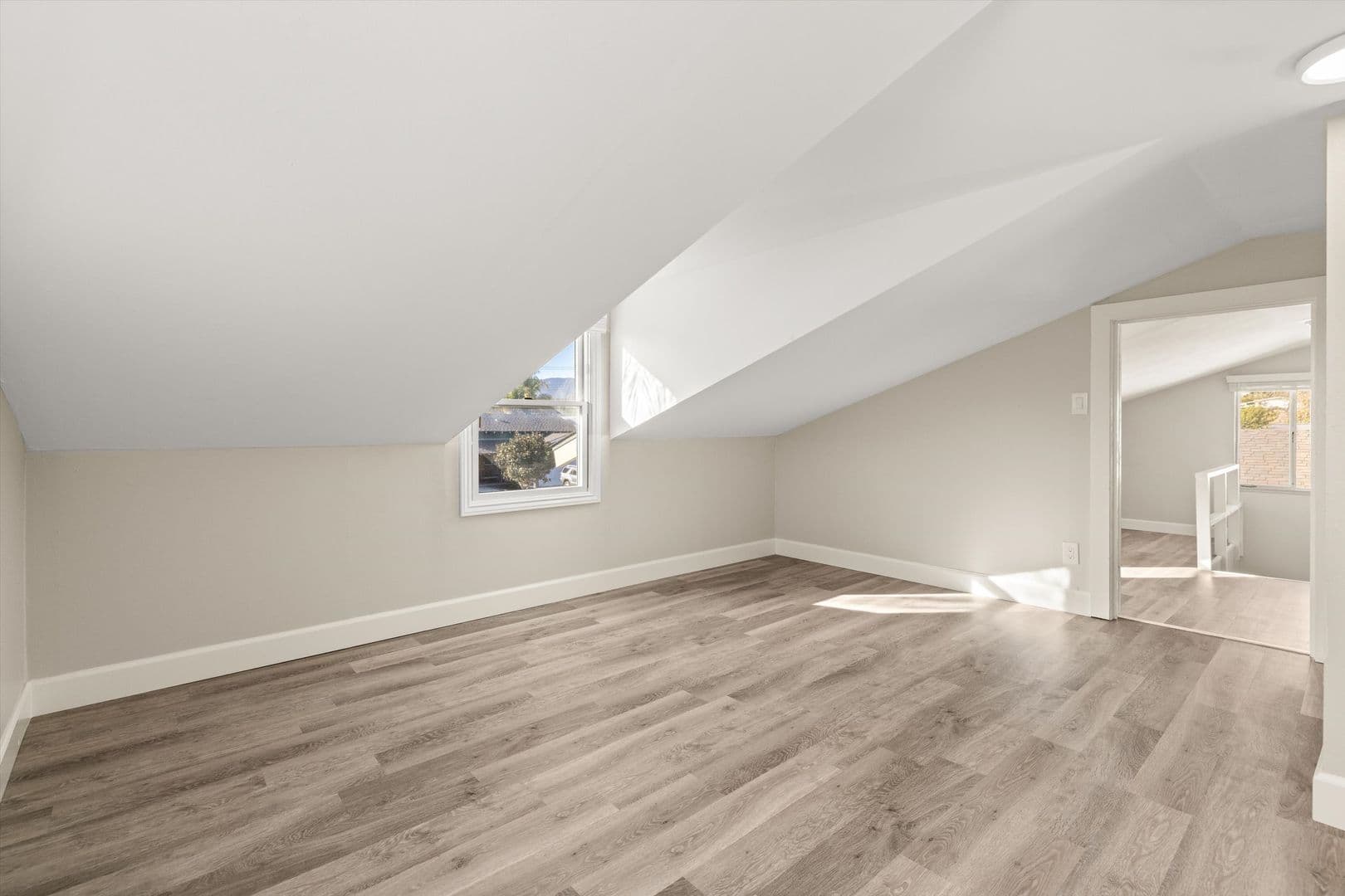 504 Consuelo Drive 23 of 27