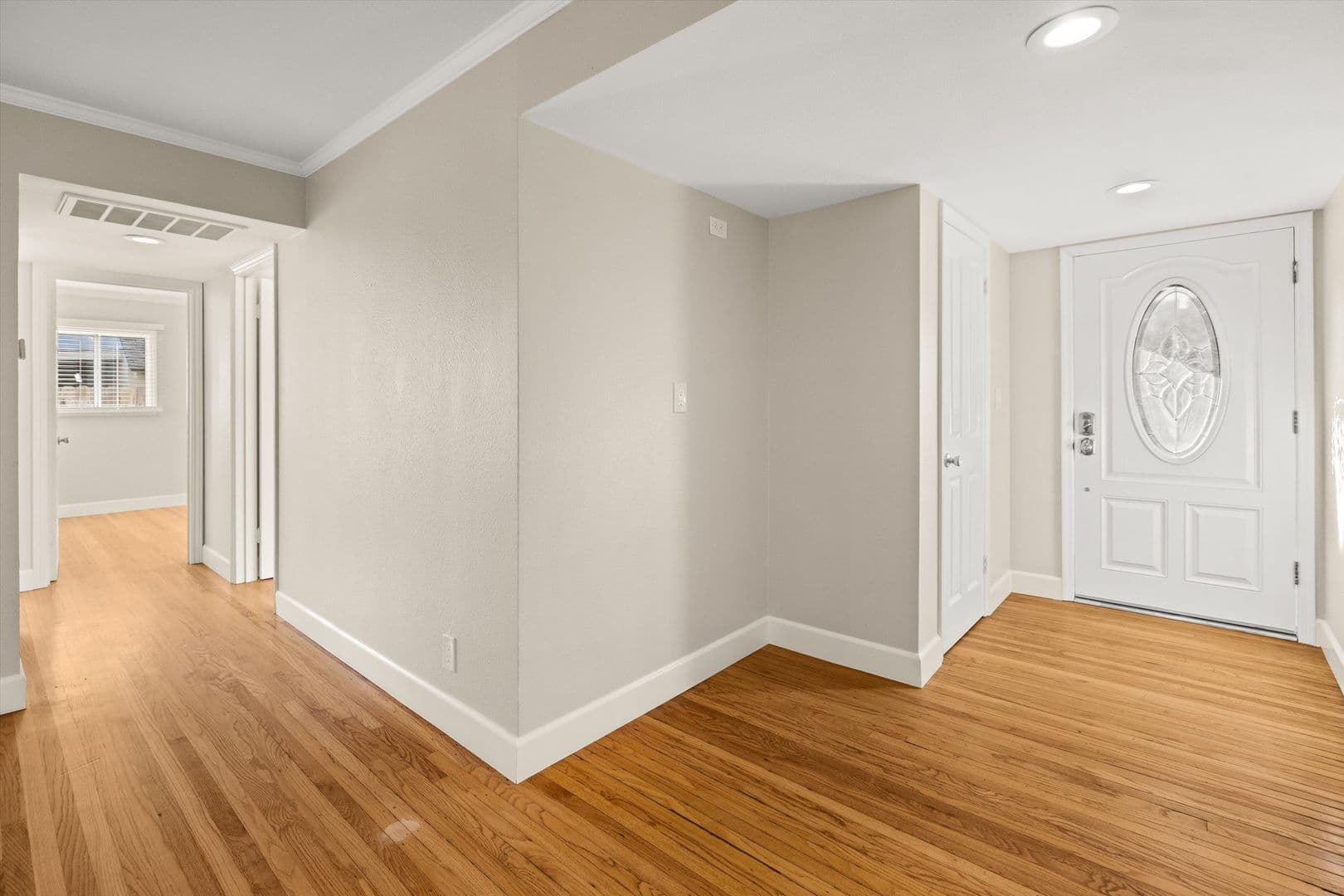 504 Consuelo Drive 5 of 27