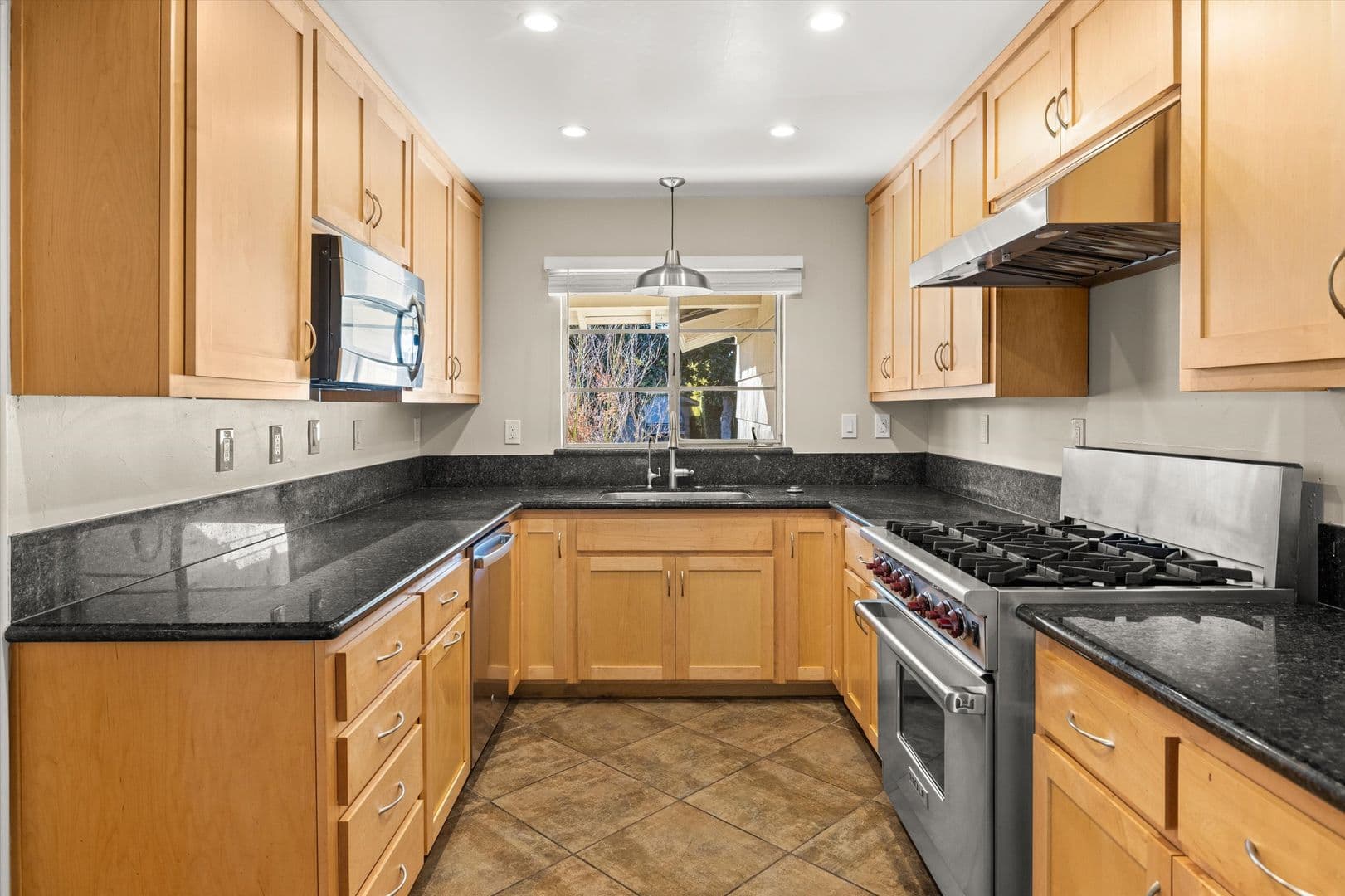 504 Consuelo Drive 8 of 27