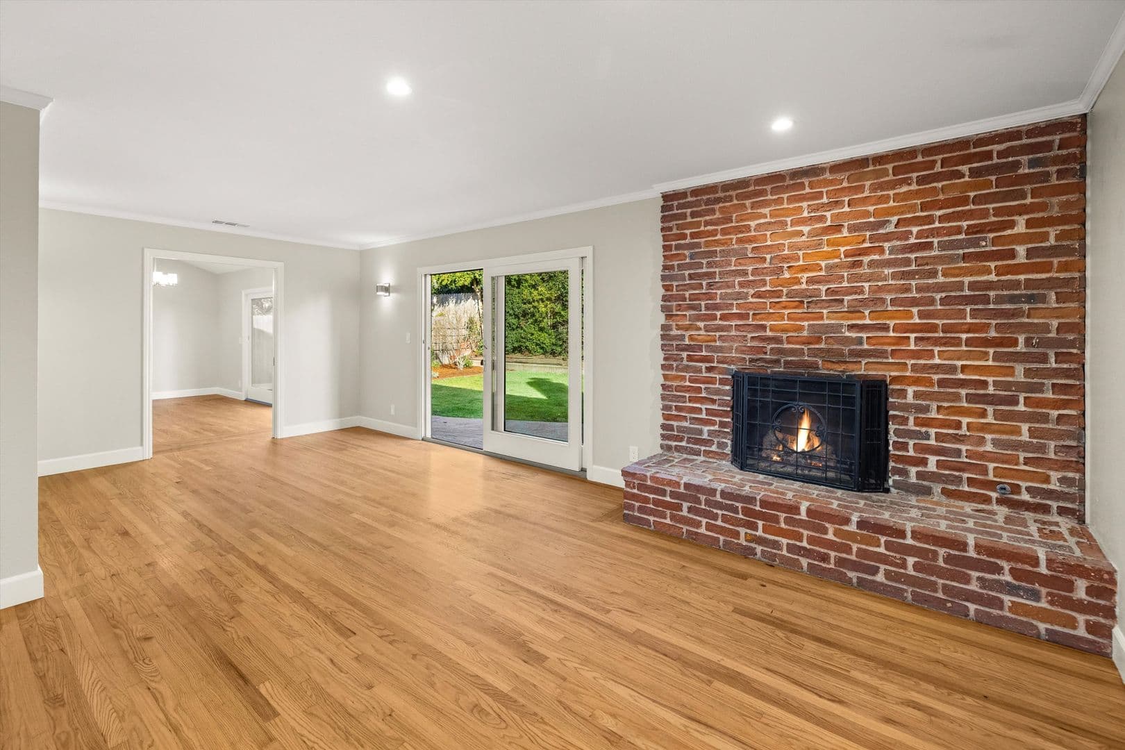 504 Consuelo Drive 3 of 27