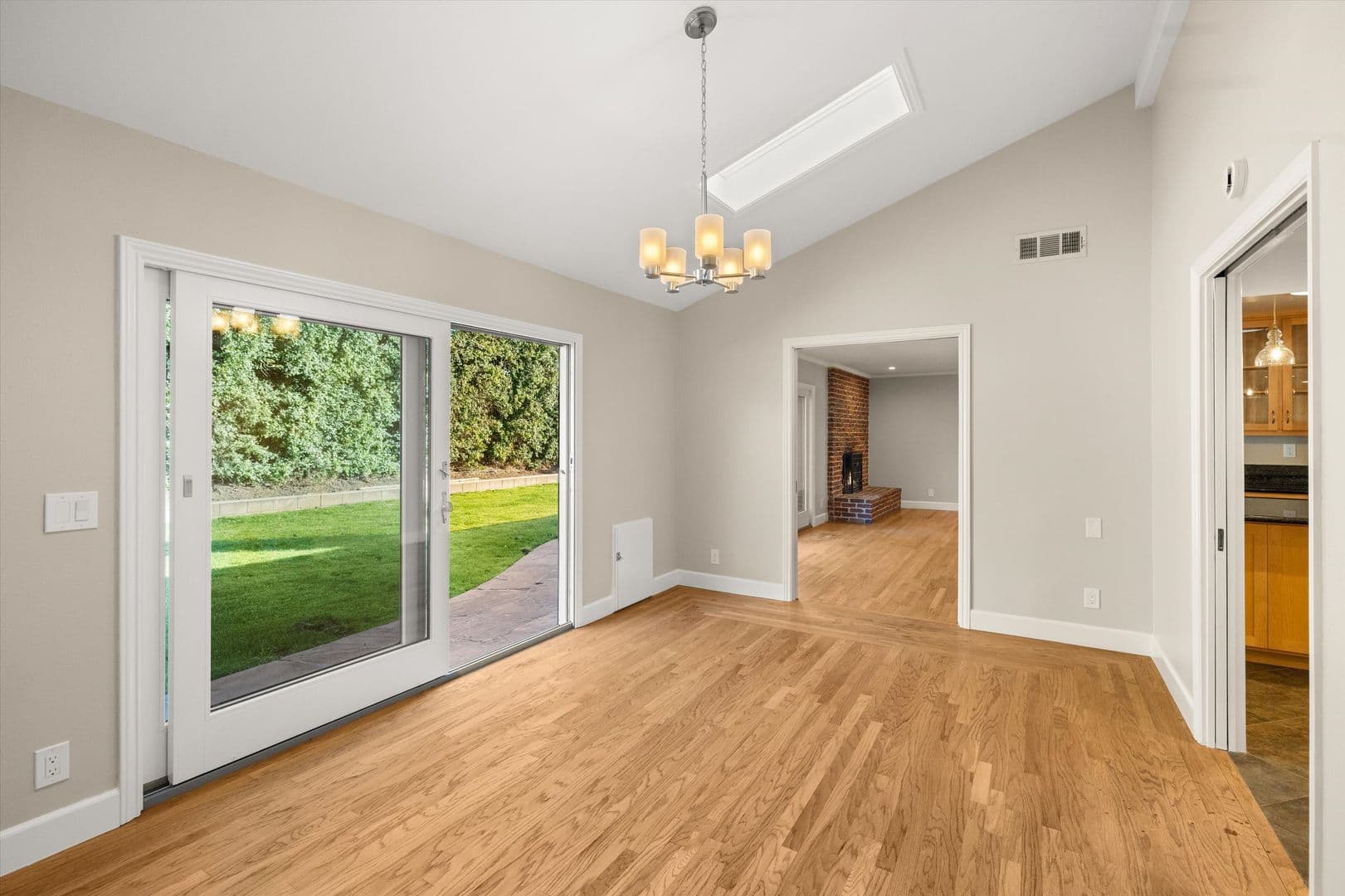 504 Consuelo Drive 12 of 27