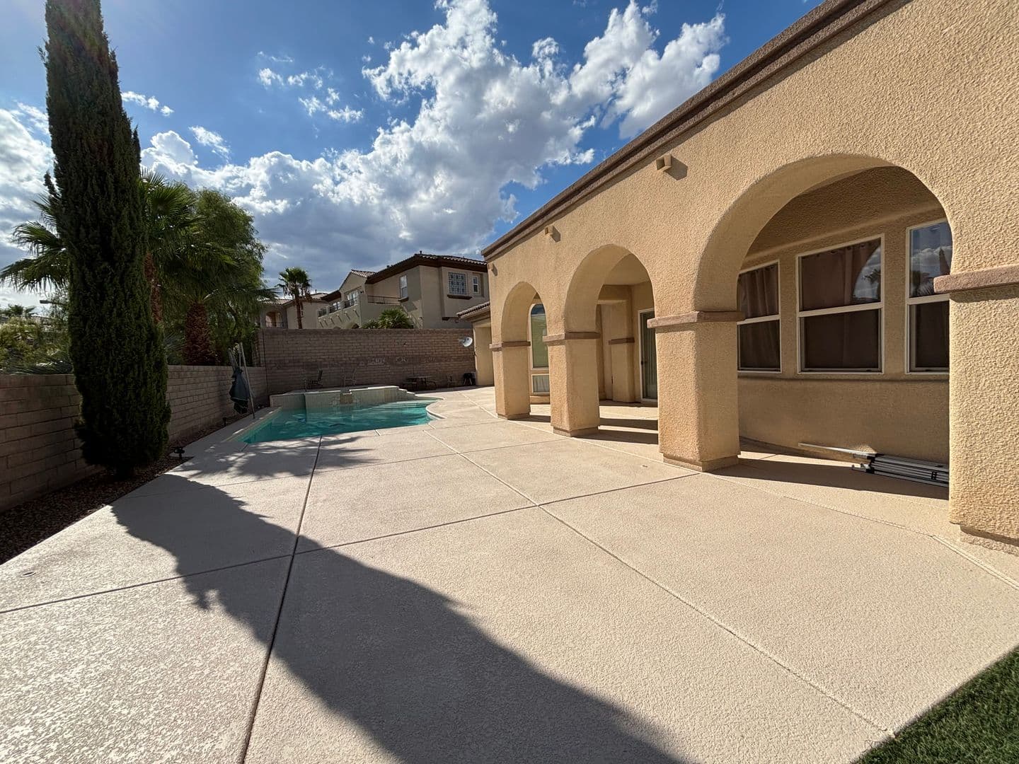 Chervil Valley 623 (LH) 4 of 24