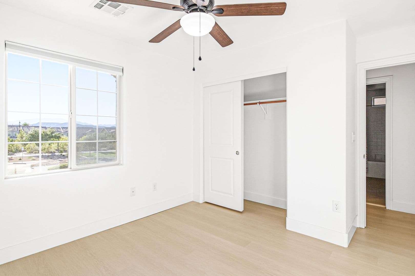 N-2182 Trivero St Henderson, Nv 89044 36 of 49