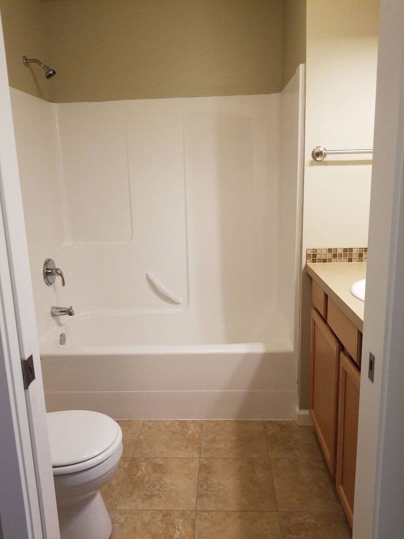 Red Leaf Townhomes/Dobbin Plays, LLC 12 of 27