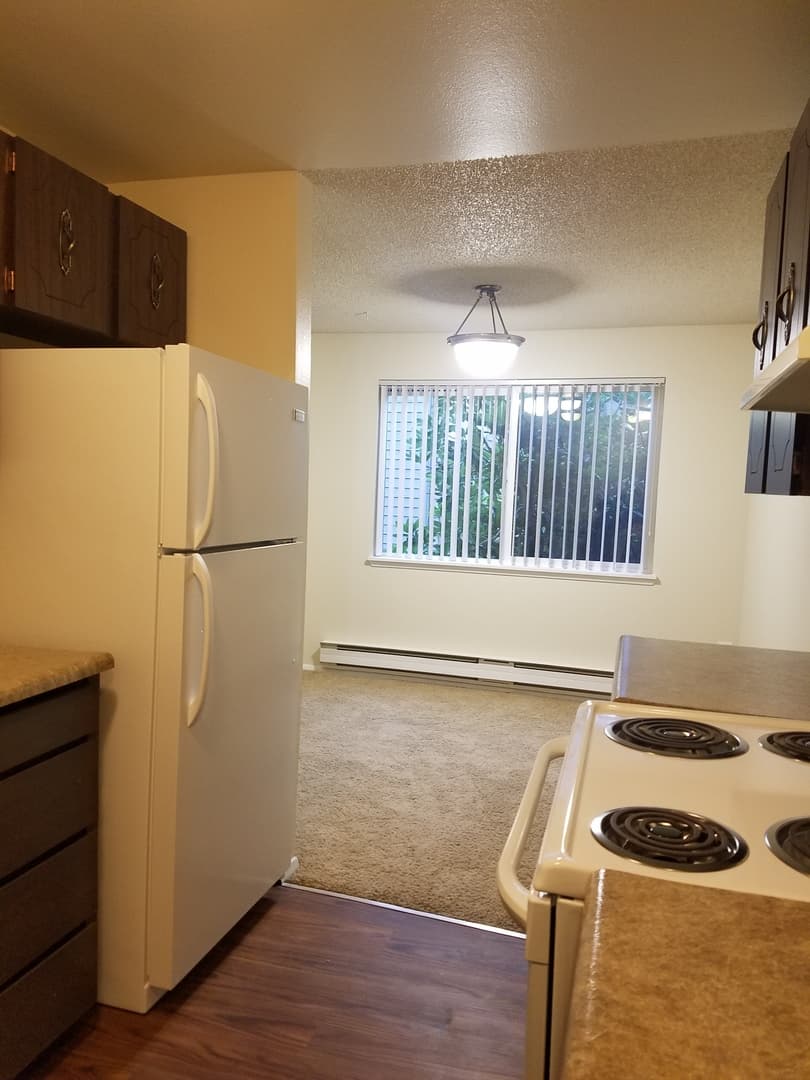 Colonial Park Apts., LLC 1 of 8