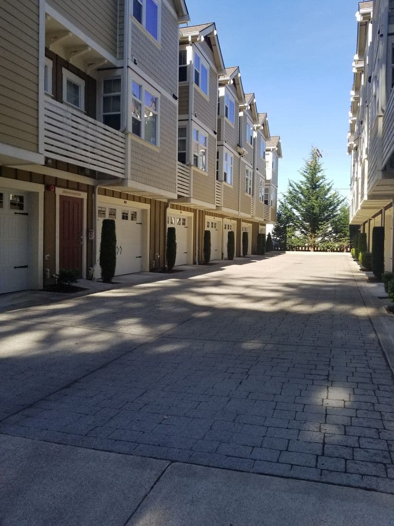 Red Leaf Townhomes/Dobbin Plays, LLC 25 of 27