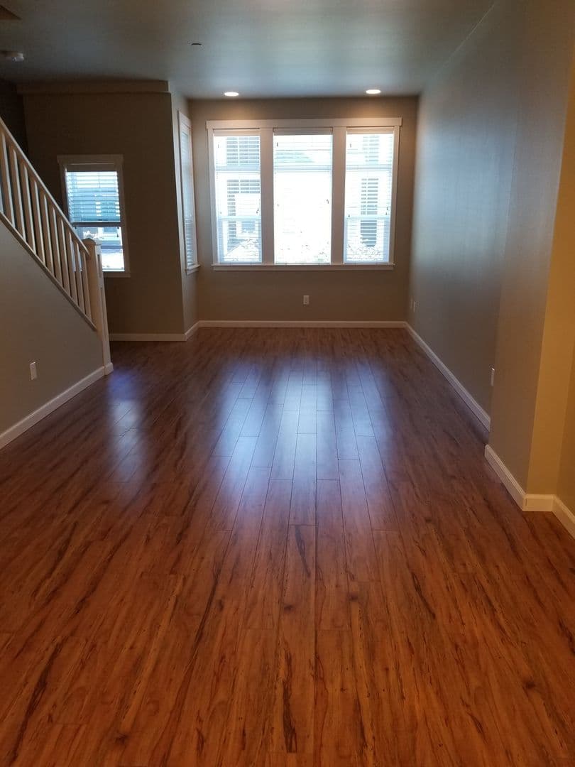 Red Leaf Townhomes/Dobbin Plays, LLC 11 of 27