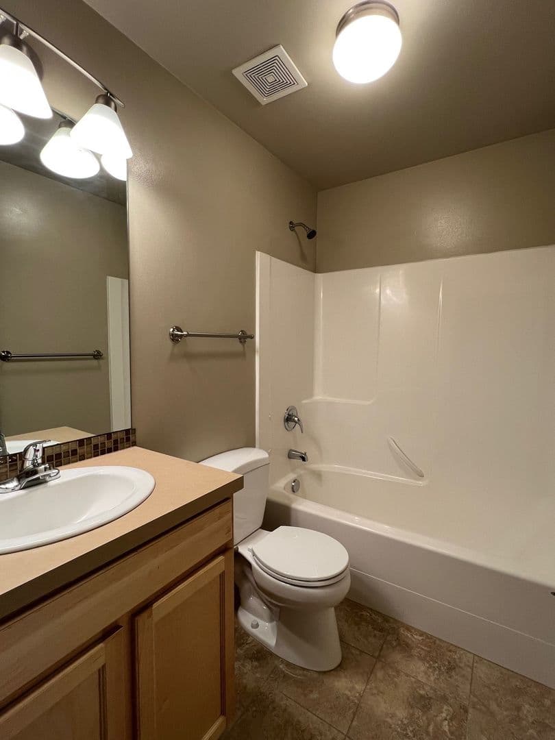 Red Leaf Townhomes/Dobbin Plays, LLC 23 of 29