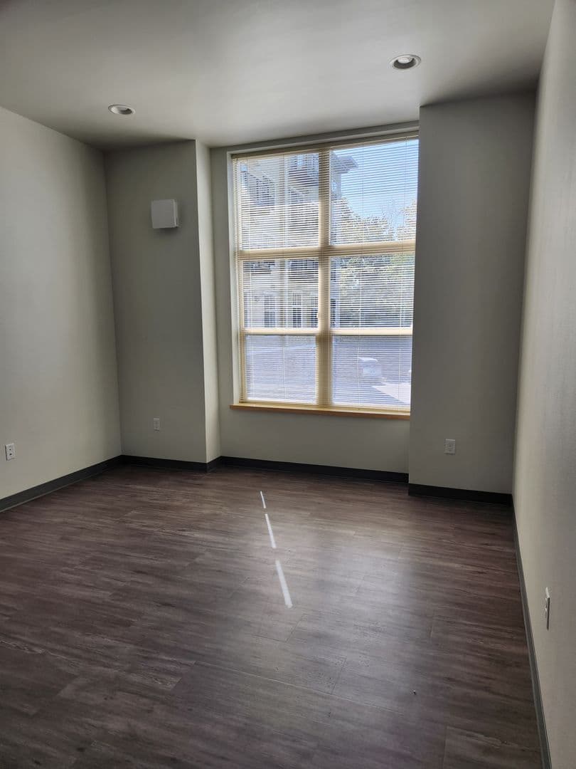 McKenzie Square Apartments 9 of 16