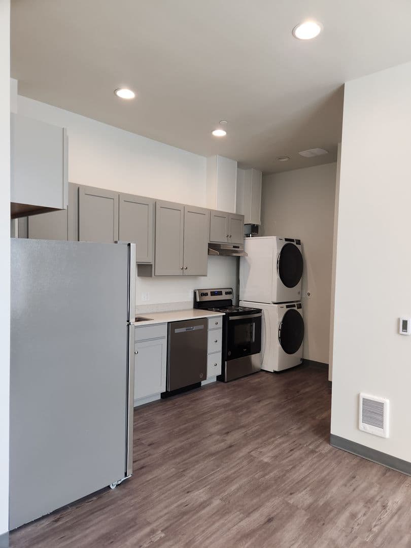 McKenzie Square Apartments 6 of 16