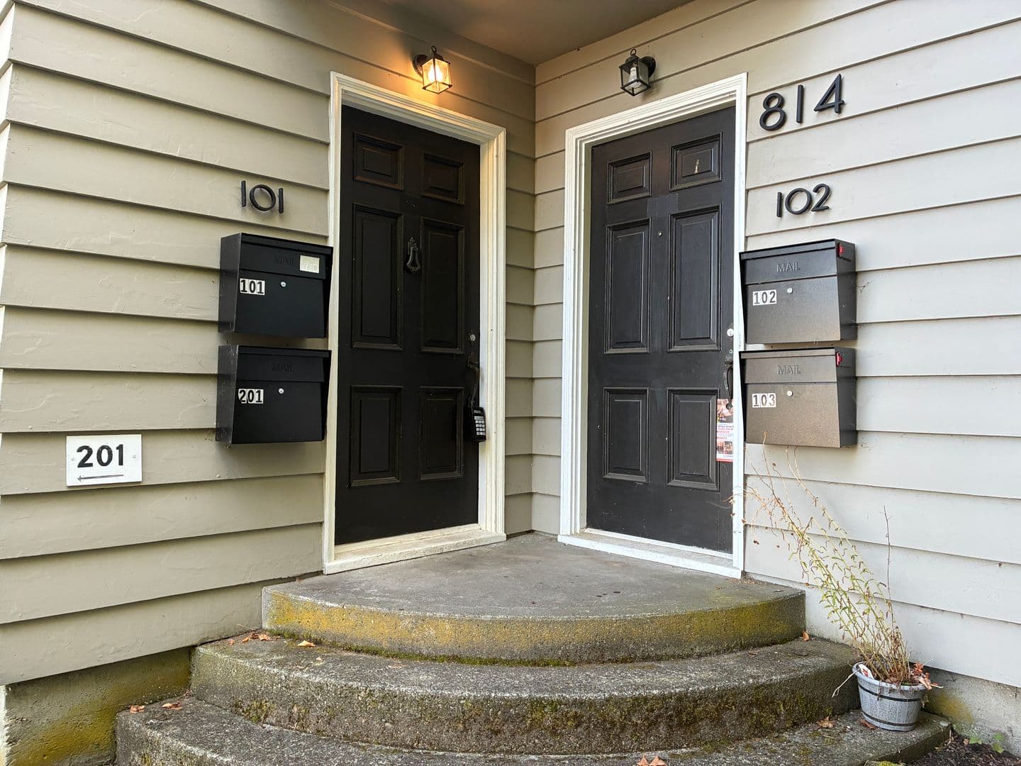 814 High Street 2 of 21