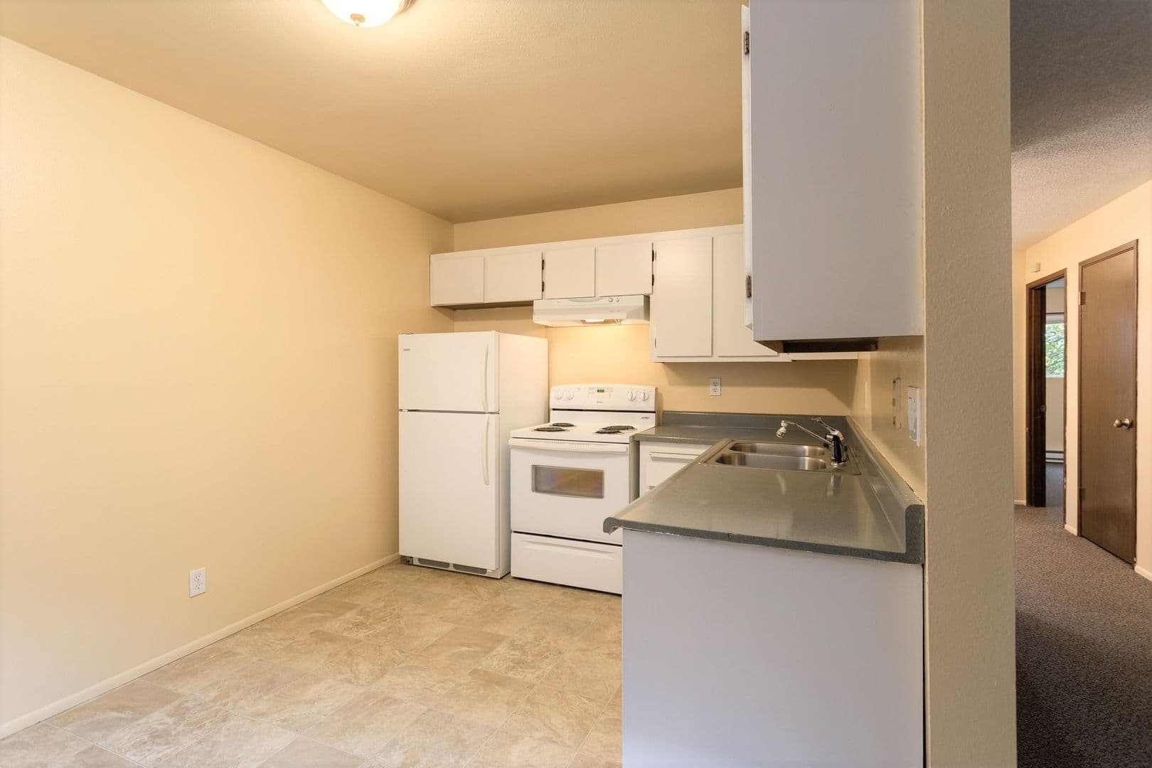 Parkhill Suites 3 of 12